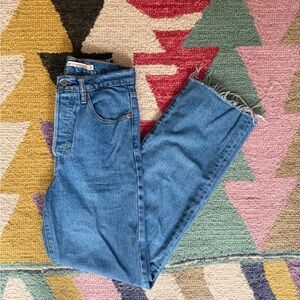Levi’s lightly worn Ribcage Straight Ankle Jean